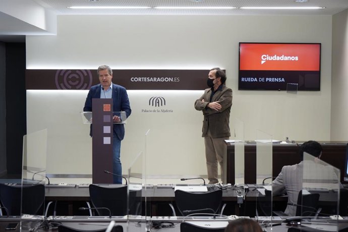 El líder de Cs Aragón, Daniel Pérez Calvo, y el diputado José Luis Saz.