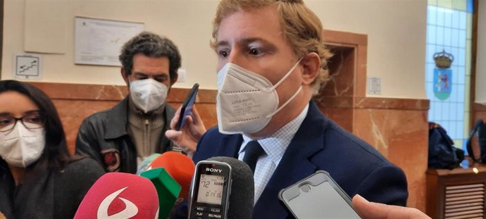 El alcalde de Badajoz, Ignacio Gragera, en declaraciones a los medios de comunicación