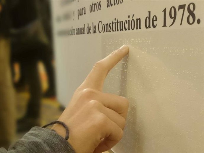 Archivo - Constitución Española en Braille