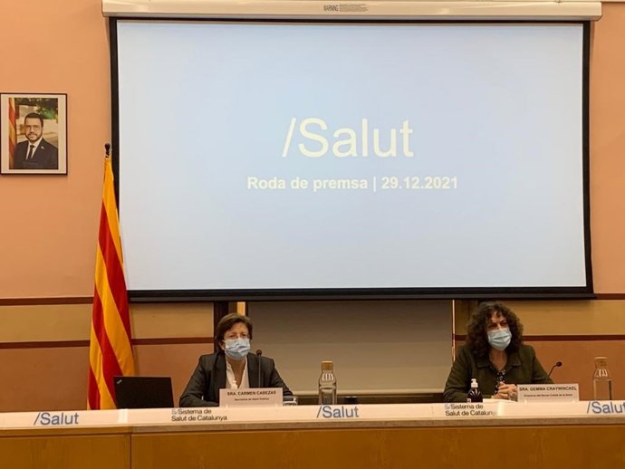 (i-d) La secretaria de Salud Pública, Carmen Cabezas, y la directora del ICS, Gemma Craywinckel, en rueda de prensa
