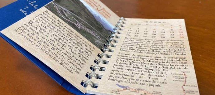 El presidente de Aragón, Javier Lambán, felicita las fiestas con un calendario dedicado al 40 aniversario del Estatuto.