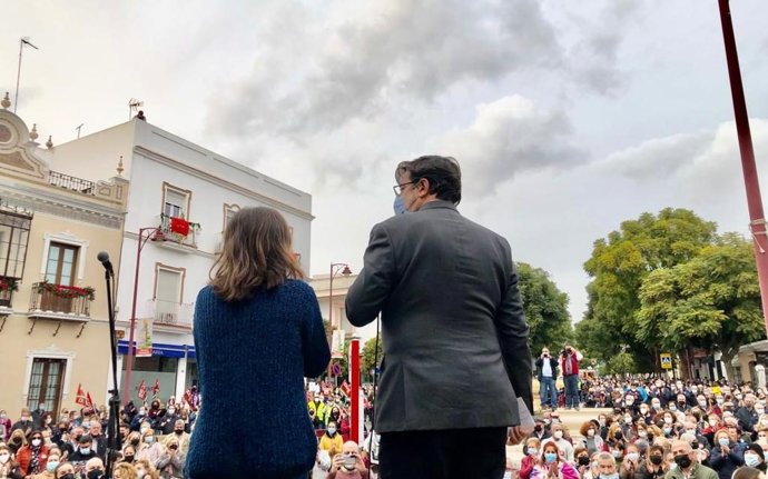 Concentración en Utrera contra el cambio de asignación hospitalaria