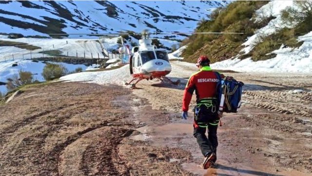 Rescate del helicóptero en Alto Campoo