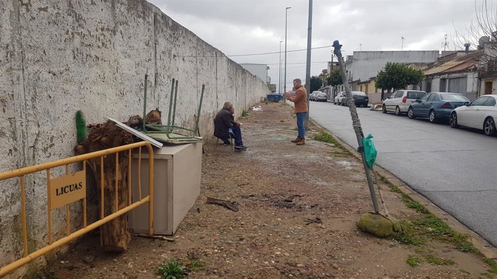 Visita de Vox a las barriadas desfavorecidas de Dos Hermanas