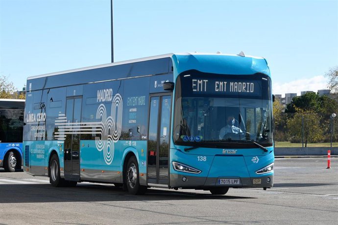 Archivo - Autobús EMT
