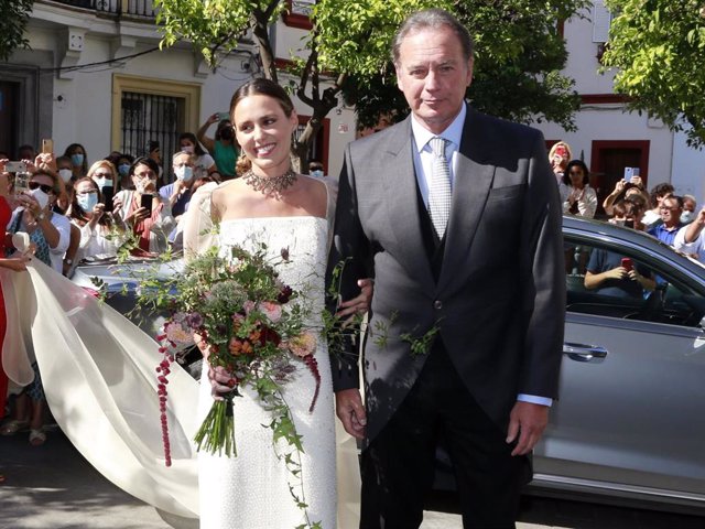Archivo - Claudia Osborne con su padre, Bertín Osborne, el día de su boda con José Entrecanales Jr