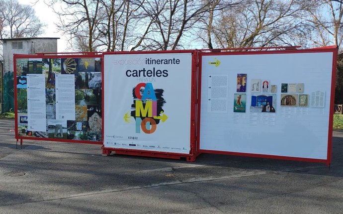 Panel de la exposición Carteles para un camino que puede verse en el Paseo Cantolagua de Sangüesa