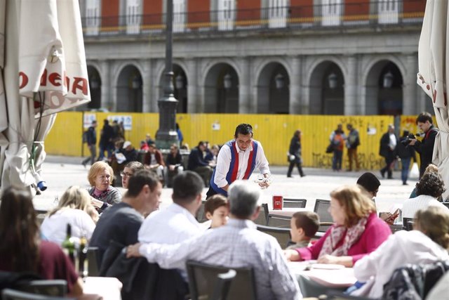 Archivo - Terraza en Madrid.
