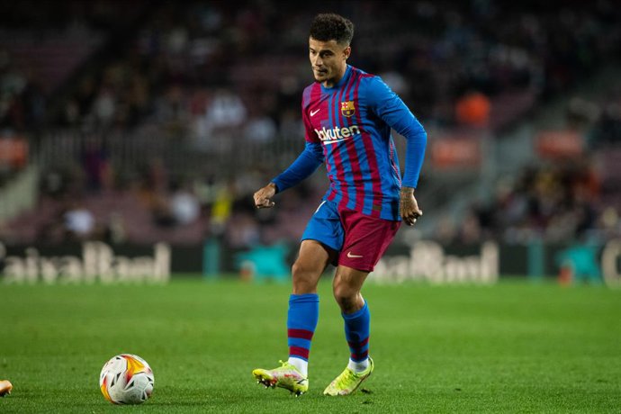 Archivo - 14 Philippe Coutinho of FC Barcelona in action during the spanish league, La Liga Santander, football match played between FC Barcelona and Deportivo Alaves at Camp Nou stadium on October 30, 2021, in Barcelona, Spain.