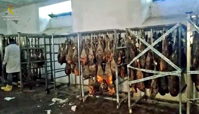 Archivo - Incautan más de mil paletas y jamones con falsos precios ibéricos