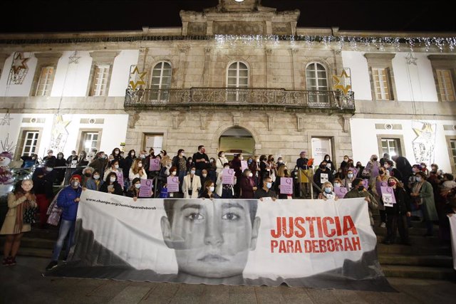 Centenares de personas se concentran en Vigo para reclamar "justicia" para Déborah