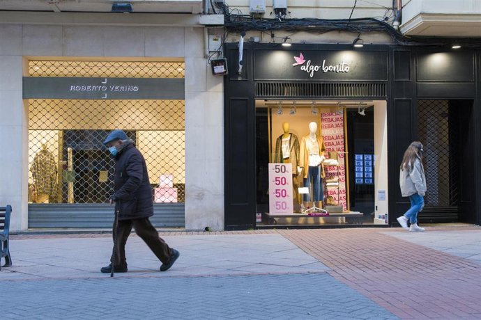 Archivo - Las calles de la capital riojana 