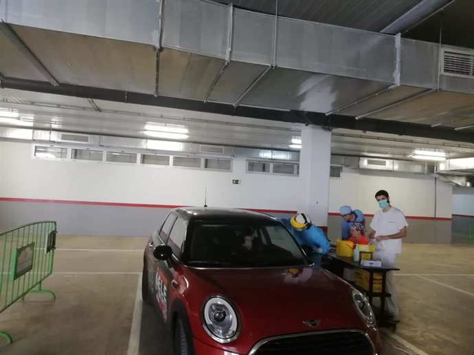 Archivo - Autocovid ubicado en el sótano del centro sanitario Carlos Castilla del Pino
