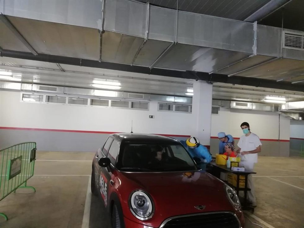 Archivo - Autocovid ubicado en el sótano del centro sanitario Carlos Castilla del Pino