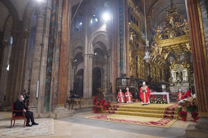 Ceremonia de la Traslación del Apóstol en la Catedral de Santiago del año 2021, con el alcalde de Santiago, Xosé Sánchez Bugallo, como delegado regio
