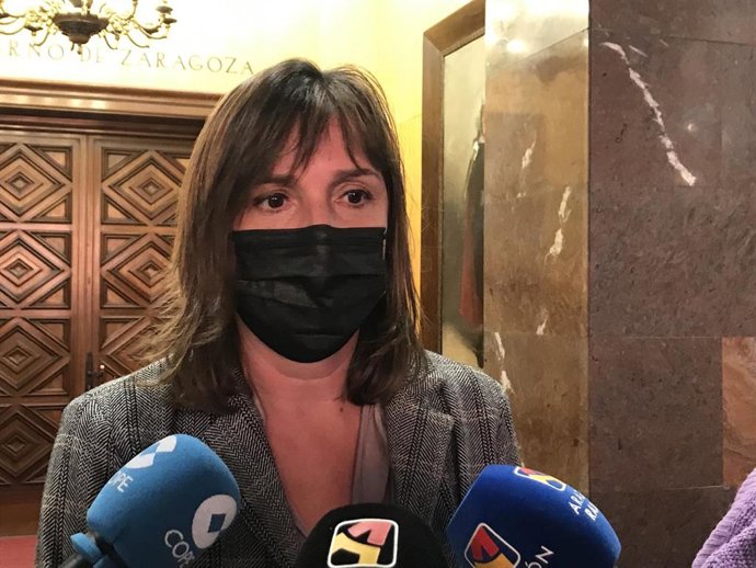Archivo - La portavoz del grupo municipal del PSOE en el Ayuntamiento de Zaragoza, Lola Ranera