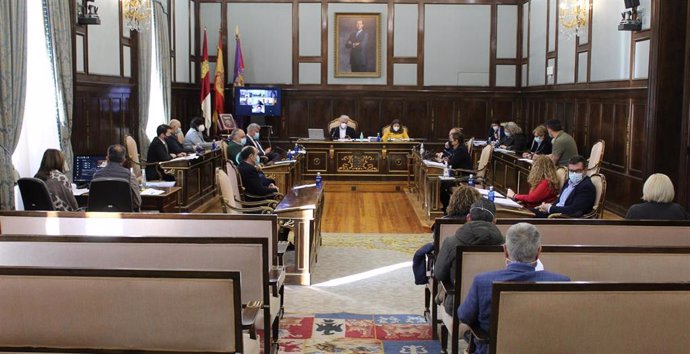 Pleno en la Diputación de Guadalajara