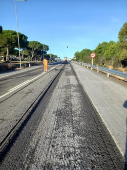 La Junta ejecuta obras de rehabilitación del firme en dos puntos de la A-492.