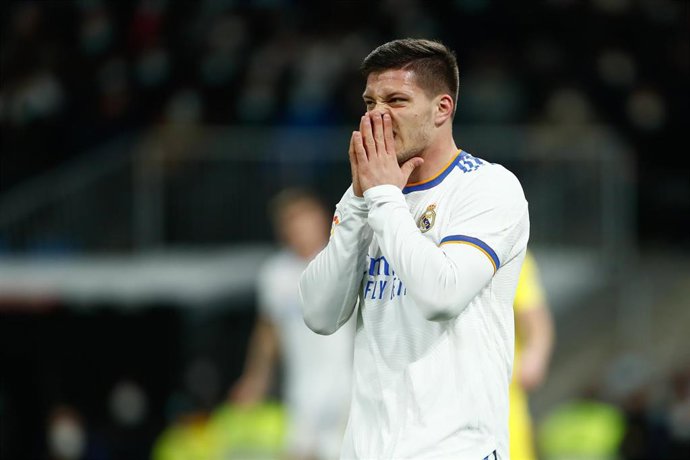 El jugador del Real Madrid Luka Jovic durante el partido ante el Cádiz en el Santiago Bernabéu.