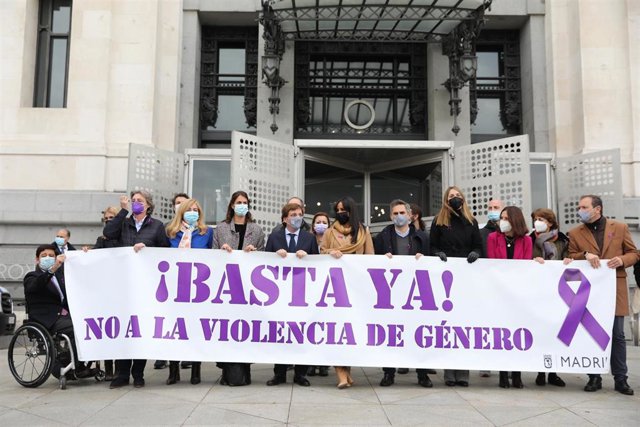 Archivo - (I-D) La concejala de Recupera Madrid Marta Higueras;La delegada de Portavoz, Seguridad y Emergencias, Inmaculada Sanz; la portavoz de Más Madrid en el Ayuntamiento, Rita Maestre; el alcalde de Madrid, José Luis Martínez-Almeida; la vicealcaldes