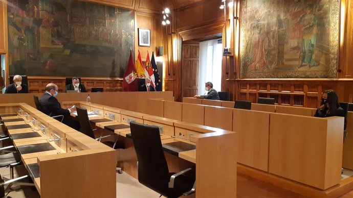 El presidente de la Diputación de León, Eduardo Morán, preside el pleno de este mes de diciembre.