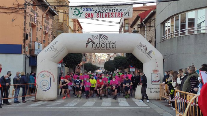 Andorra (Teruel) celebra la vigesimocuarta edición de la San Silvestre y el tradicional 'Cabo de año'.
