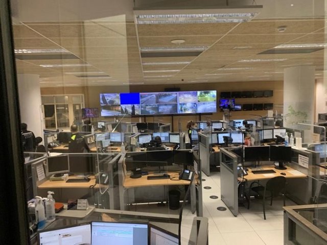 Barcelona está pasando la Nochevieja sin incidentes graves y se está respetando el toque de queda Sala de coordinación central de Mossos, Guardia Urbana de Barcelona, Bombarderos de Barcelona, Protección Civil y SEM en Nochevieja