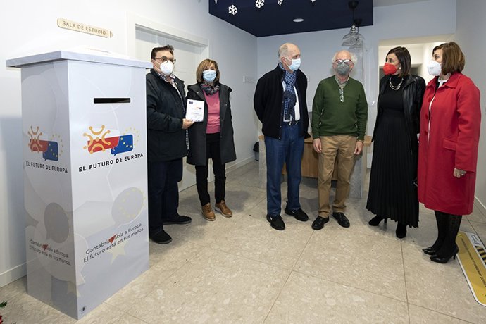 La Consejera De Presidencia, Interior, Justicia Y Acción Exterior, Paula Fernández Viaña, Visita La Casa Europa.