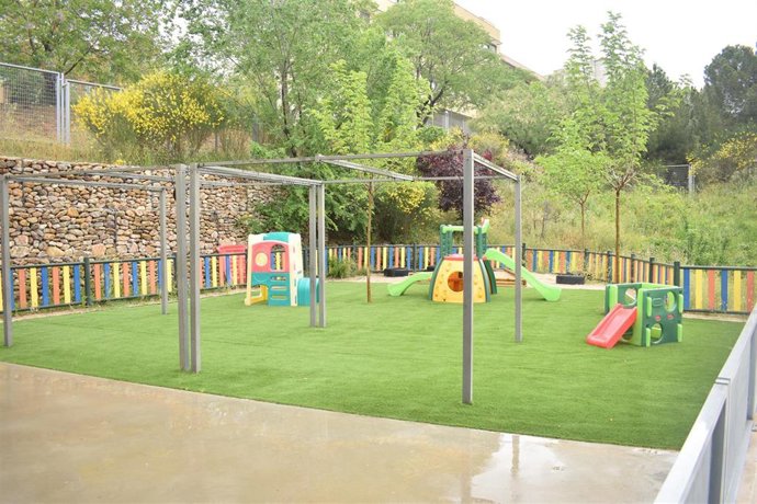 Archivo - Parque infantil, niños, infancia