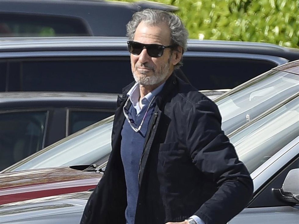 Archivo - Javier García Obregón llegando al hospital para visitar a su madre, Ana María Obregón