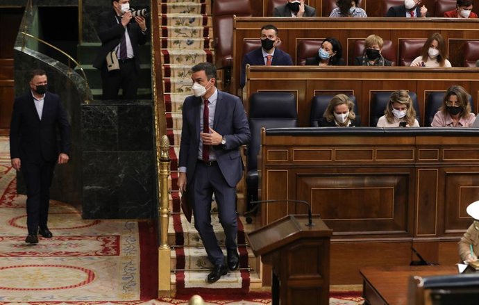 El Presidente del Gobierno, Pedro Sánchez, en el pleno del Congreso de los Diputados, a 22 de diciembre de 2021, en Madrid (España). 