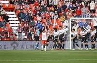 El Almería cae ante el Cartagena y el derbi canario se lo lleva Las Palmas