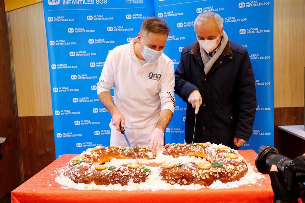 Archivo - Roscón de Reyes de Aldeas Infantiles elaborado por Panaderías Orio para 2021