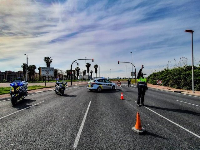 Imagen de un control de la Policía Local de València.