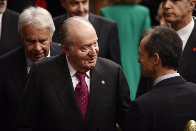 Archivo - El rey emérito don Juan Carlos en el acto conmemorativo del 40º aniversario de la Constitución de 1978
