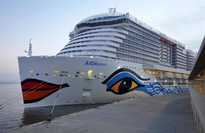 Crucero AIDAnova, atracado en Lisboa por un brote de COVID-19
