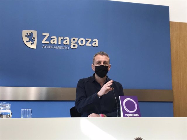 El portavoz del grupo municipal de Podemos en el Ayuntamiento de Zaragoza, Fernando Rivarés