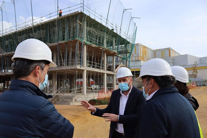 Visita a las obras del nuevo IES de Dos Hermanas