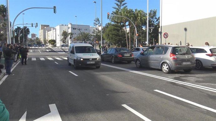 Avenida transversal de Cádiz.