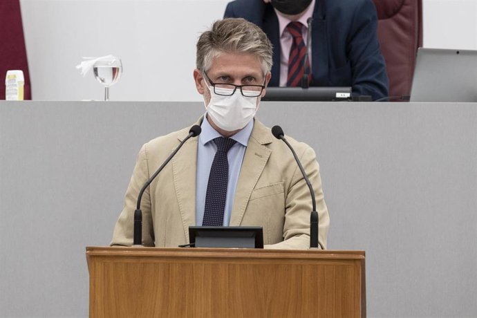 Archivo - El diputado regional del PP Víctor Martínez-Carrasco