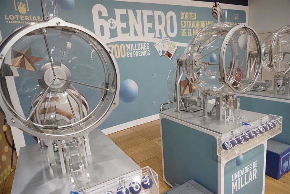 Archivo - Imagen de archivo de bombos del sorteo de El Niño.