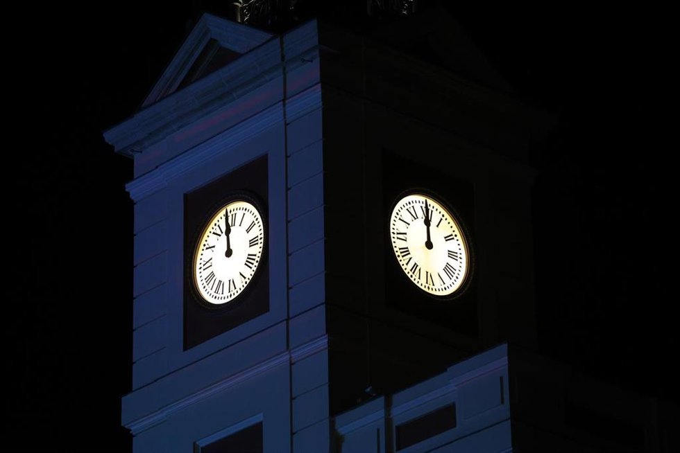 El Reloj de la Puerta del Sol a las 00.00, en las Campanadas de Nochevieja, en la Puerta del Sol, a 31 de diciembre de 2021, en Madrid, (España).
