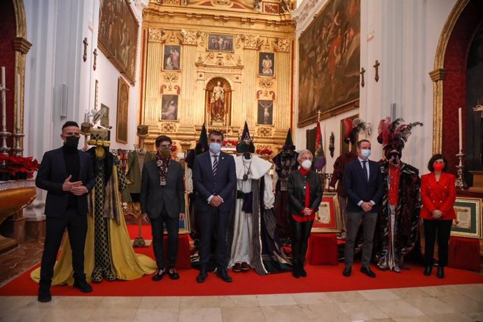 Los Reyes Magos de Málaga lucirán en la cabalgata trajes diseñados por el malagueño Jesús Segado.