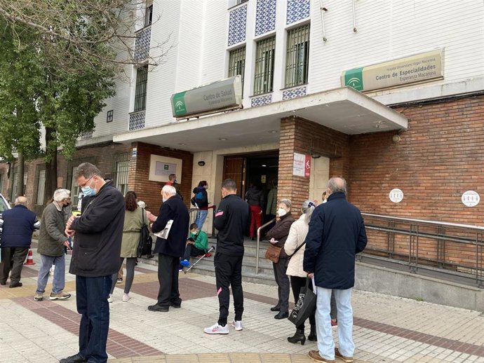 Colas en atención primaria en Sevilla