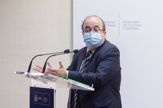 El ministro de Cultura y Deporte, Miquel Iceta, interviene en la presentación del Plan de Fomento de la Lectura 2021-2024, en la sede del Ministerio, a 23 de diciembre de 2021, en Madrid