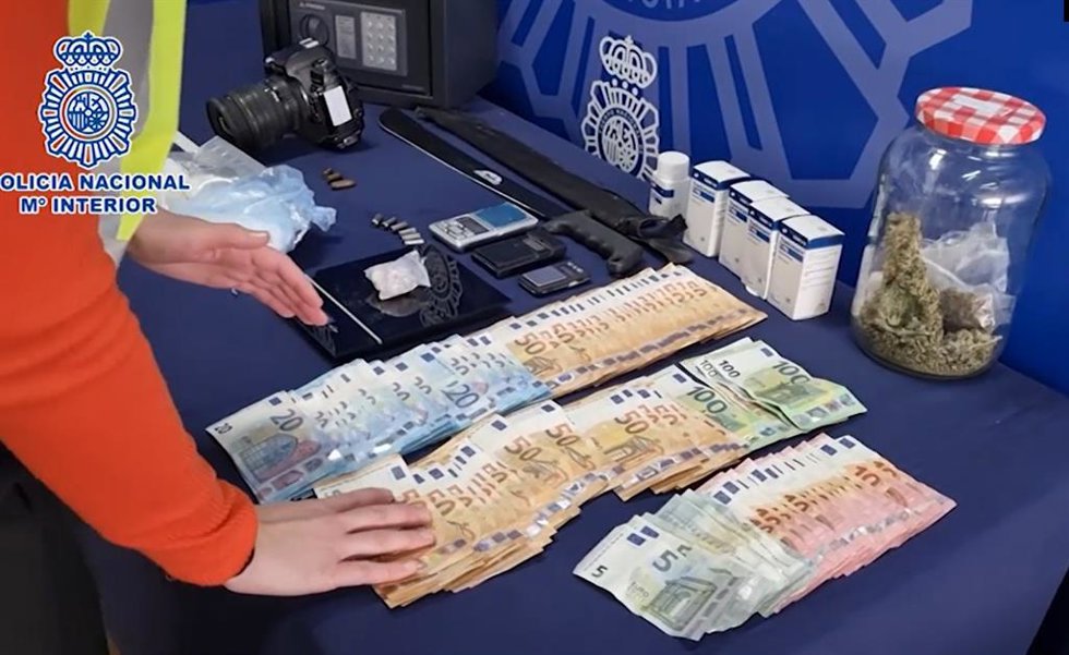 Liberadas 10 chicas y 37 detenidos de un grupo que explotaba sexualmente a menores y las forzaba a vender droga