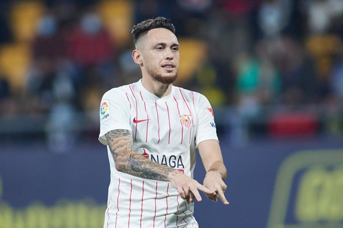 Lucas Ocampos of Sevilla celebrates a goal during the spanish league, La Liga Santander, football match played between Cadiz CF and Sevilla FC at Nuevo Mirandilla stadium on January 3, 2022, in Cadiz, Spain.
