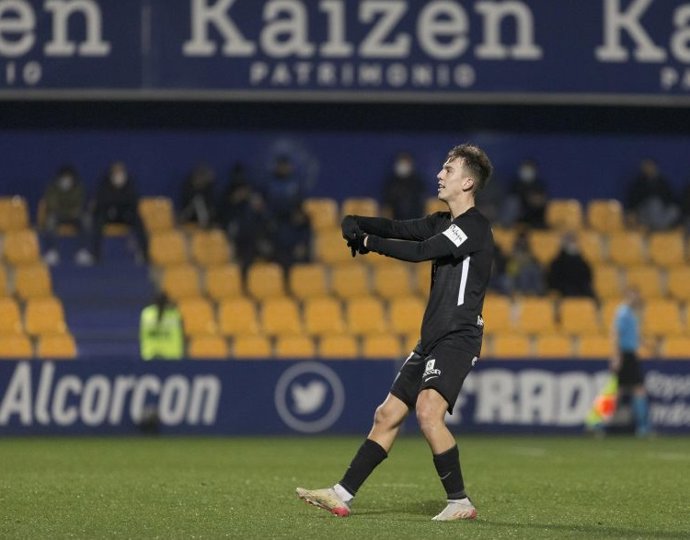 Paulino celebra su gol en el Alcorcón-Málaga de LaLiga SmartBank 2021-2022