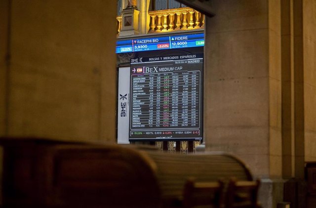 Panel en el interior del Palacio de la Bolsa
