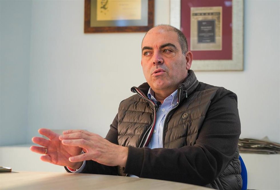 El presidente de ATA y vicepresidente de la CEOE, Lorenzo Amor, en la entrevista con Europa Press a 30 de diciembre 2021 en Sevilla (Andalucía)